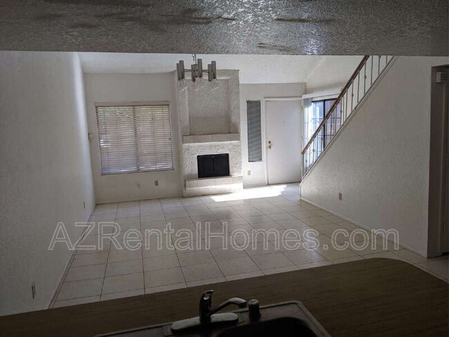 Foto del edificio - 819 N College Ave