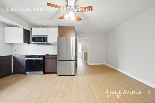 Photo du bâtiment - **PRIVATE 1 BED/1BATH 2ND FLOOR UNIT CLOSE TO ALL AMENITIES**