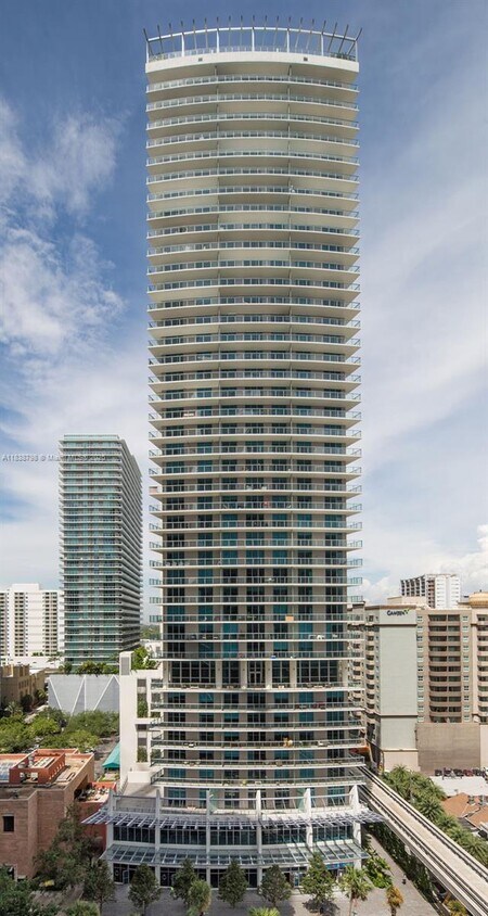 Foto principal - 1100S S Miami Ave