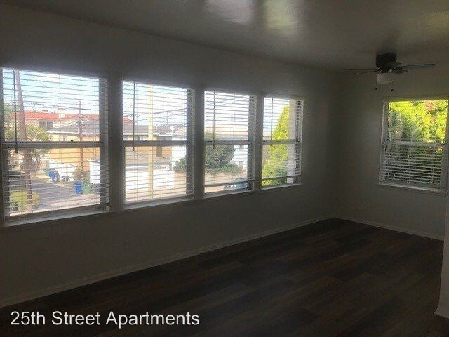 Foto del edificio - 823-831 W 25th St