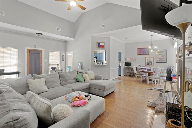 Building Photo - 2926 Lakefield Way