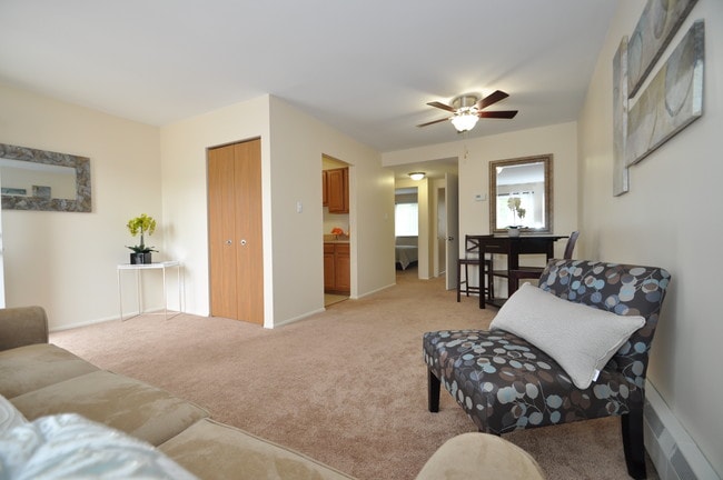 Building Photo - Newberry Estates