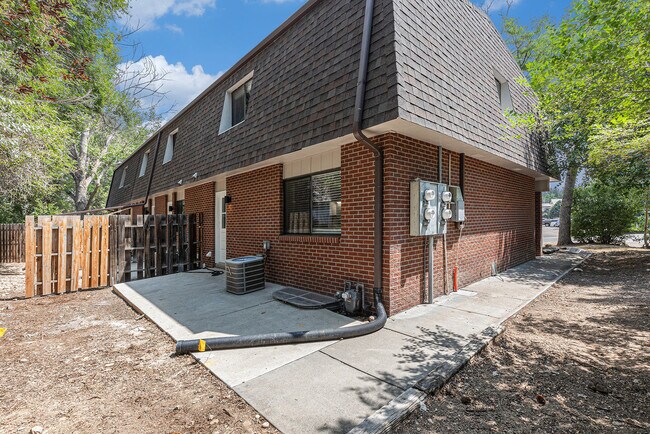 Foto del edificio - 2151 18th Avenue Ct