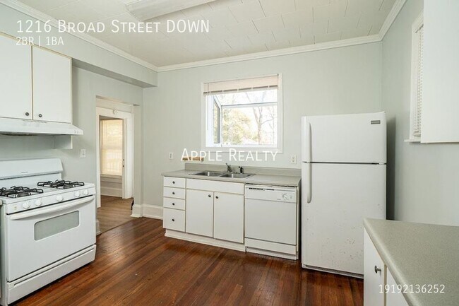 Building Photo - 1216 Broad St Apt. A (Downstairs) - Availa...