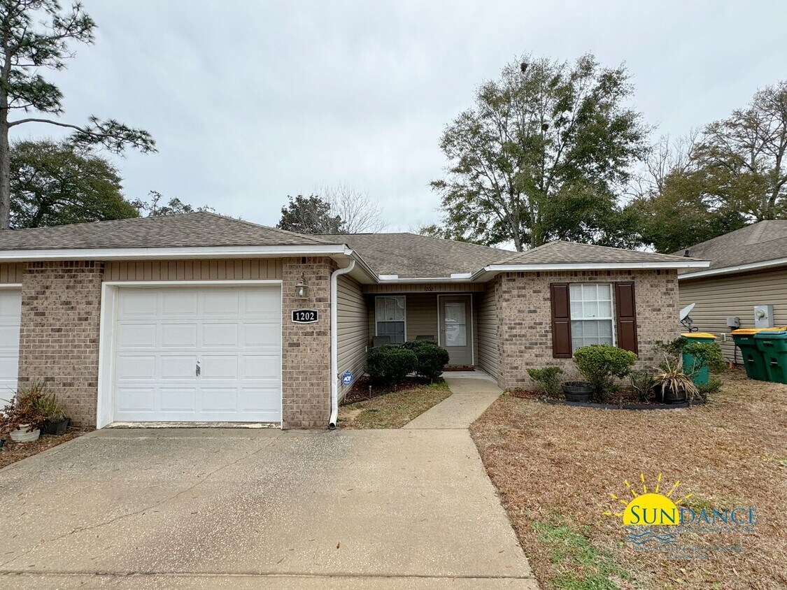 Foto principal - Beautiful 3 bedroom single story 5 minutes...
