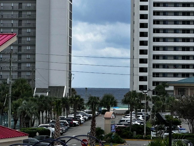 Building Photo - 4000 Gulf Terrace Dr