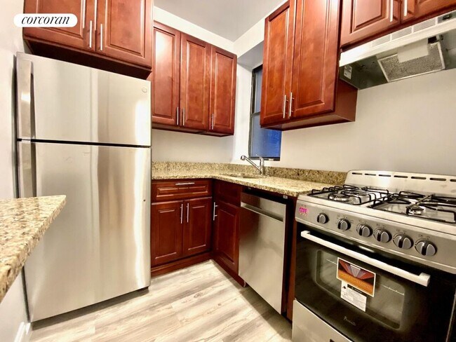 Building Photo - 938 Amsterdam Ave