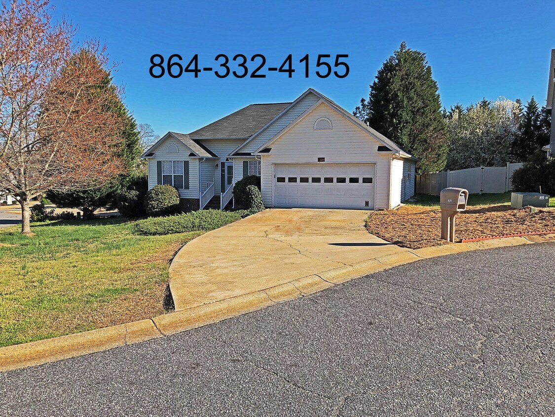 Home is located on a cul-de-sac - 601 Savannah Ct