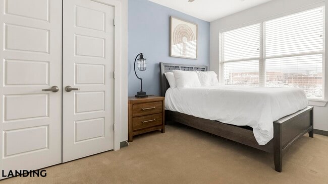 Building Photo - 302 13th St S