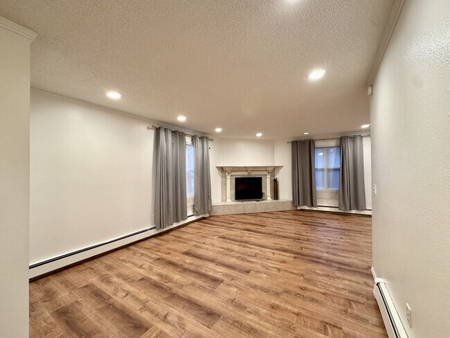 Foto del edificio - 8224 Poplar Ave