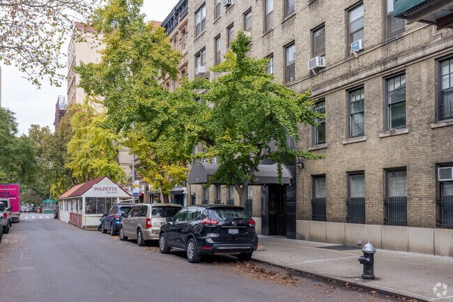 Building Photo - 59 W 71st St