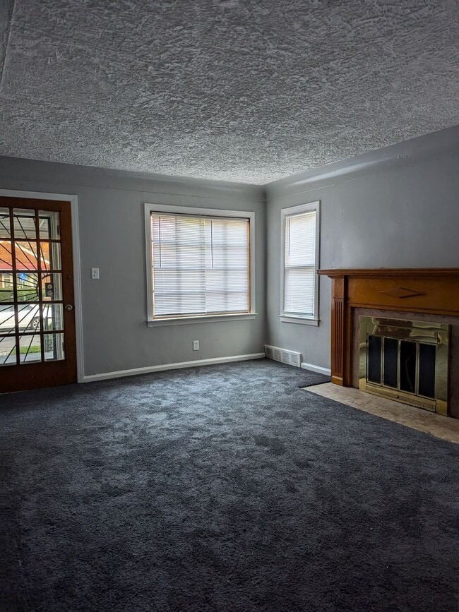 Foto del edificio - 19986 Mitchell St