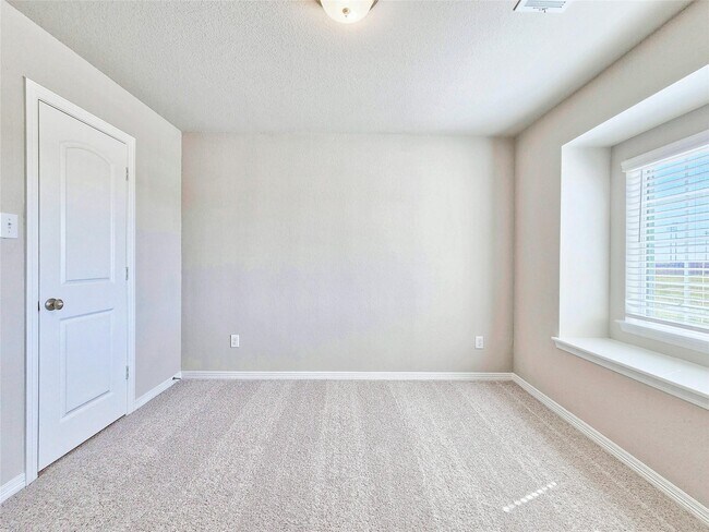 Foto del edificio - 8002 Scanlan Trce