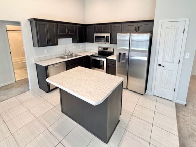 Foto del edificio - Now Leasing A 3 Bedroom 2 Bath Home In Southaven Near Central Park.