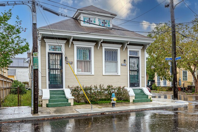 Foto del edificio - 1435 Dauphine St