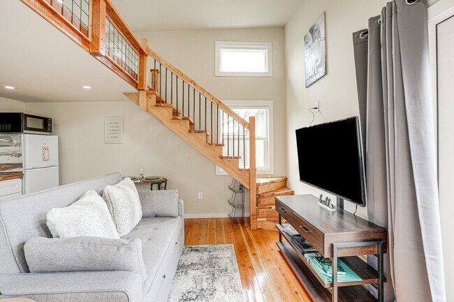 Foto del edificio - 1142 Temple Dr