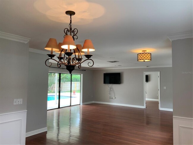 Foto del edificio - 2942 Whisper Ln N