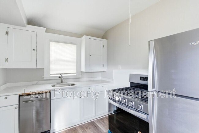 Building Photo - 83 Ottawa Ave