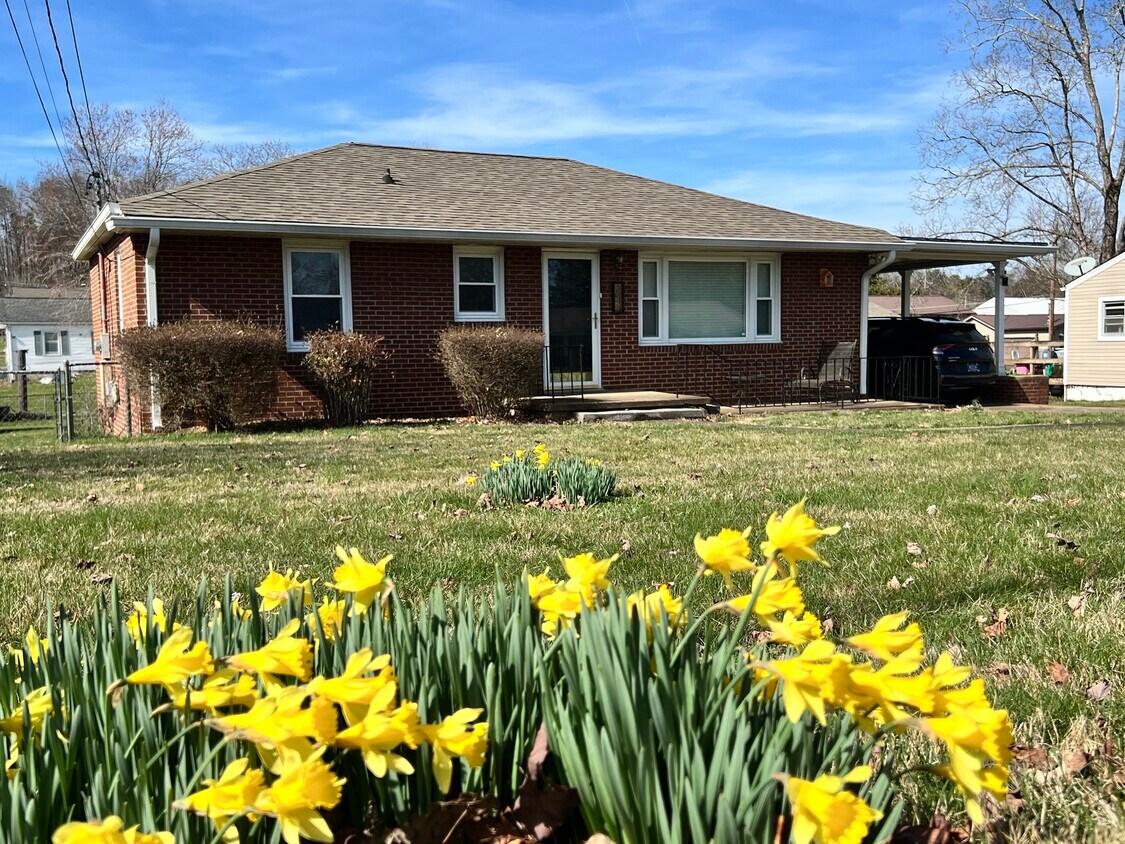 Foto principal - 617 Centeroak Dr