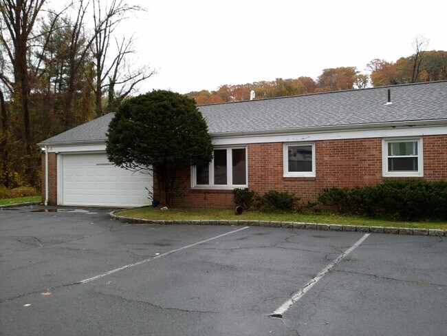 Building Photo - 459 Saw Mill River Rd