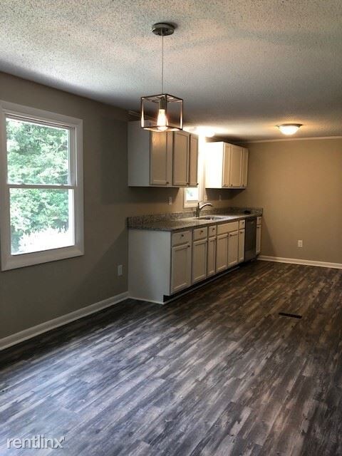 Building Photo - 3 br, 2 bath House - 2712 Brigadoon Dr