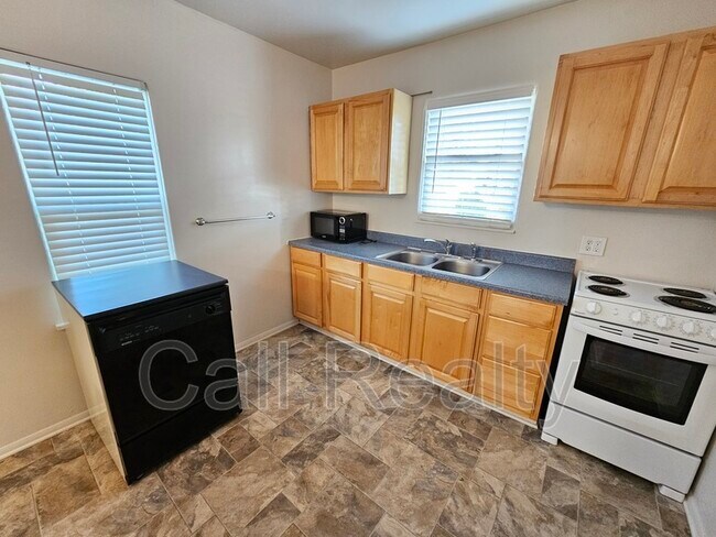 Foto del edificio - 4728 N Madison St