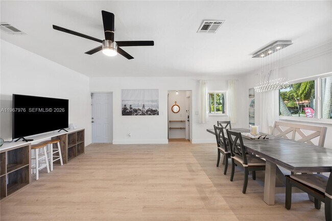 Foto del edificio - 1070 Tyler St