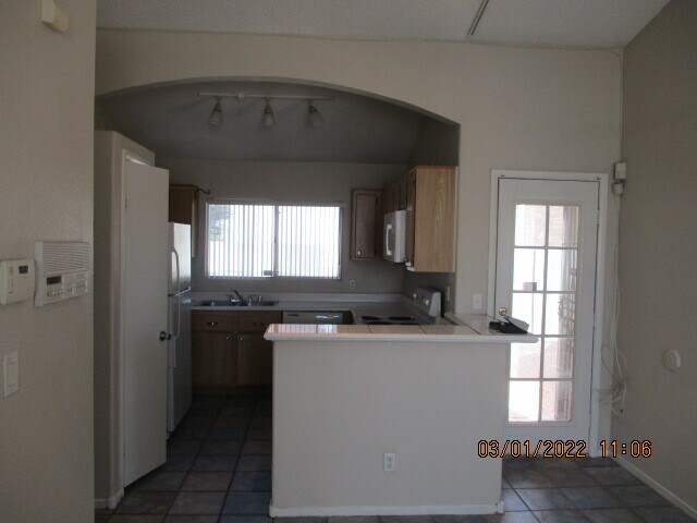 Building Photo - 2532 Rising Legend Way