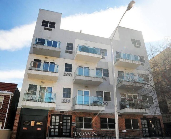 Building Photo - 2587 37th St