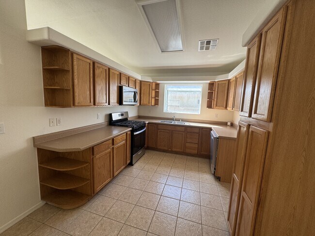 Foto del edificio - 2739 Simms Ave