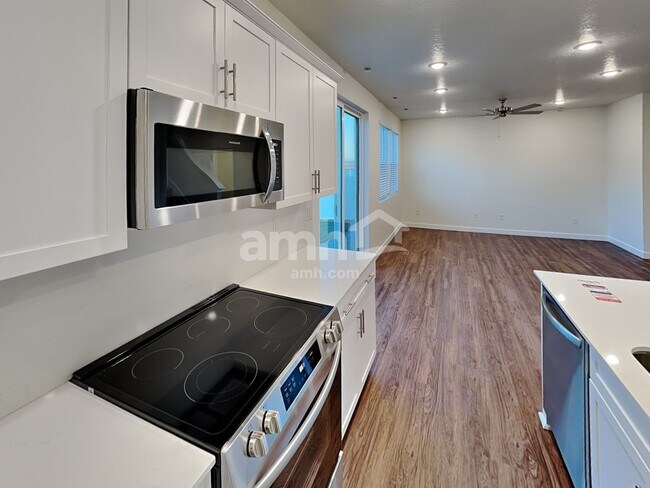 Building Photo - 3414 N Annabell St