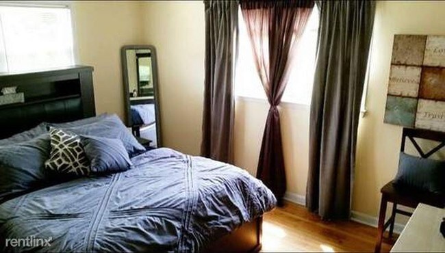 Foto del edificio - 115 Cardinal Rd