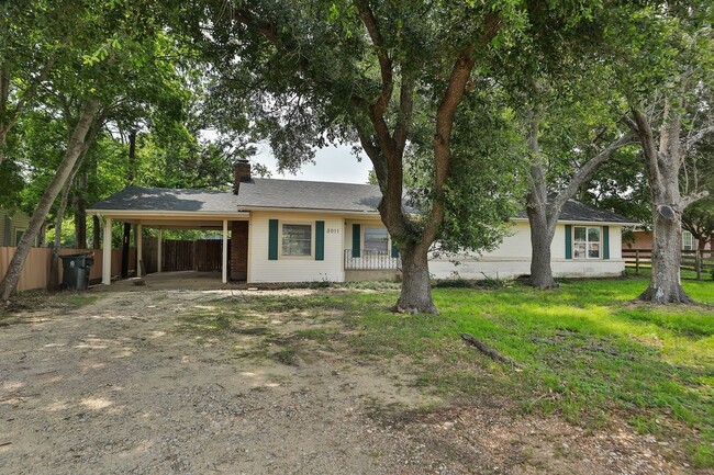 Building Photo - REMODELED Bryan Home AVAILABLE IMMEDIATELY...