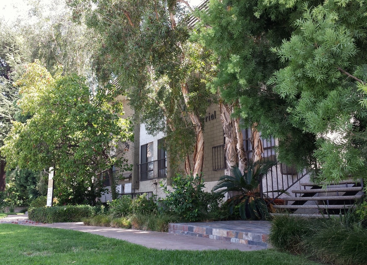 Primary Photo - 13138 Moorpark St