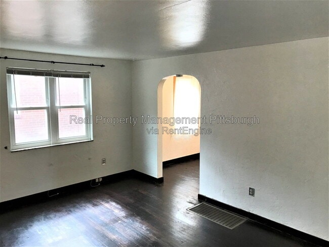Building Photo - 1685 Doyle St