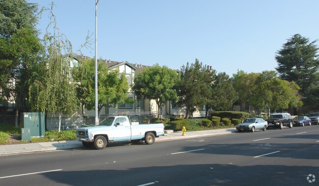 Building Photo - 2857 S Bascom Ave