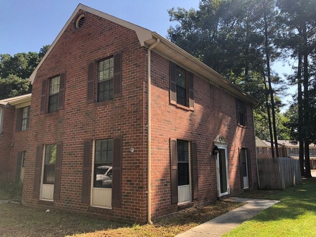 Building Photo - 320 Witness Ln