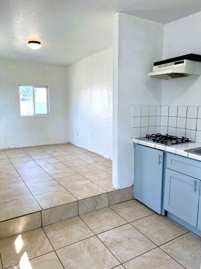 Building Photo - Charming Studio with Parking and Shed Incl...