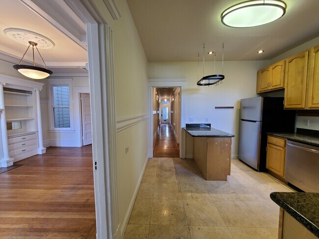 Foto del edificio - 770 7th Ave