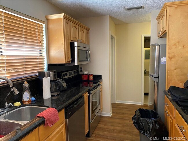 Building Photo - 36 Farnworth Dr