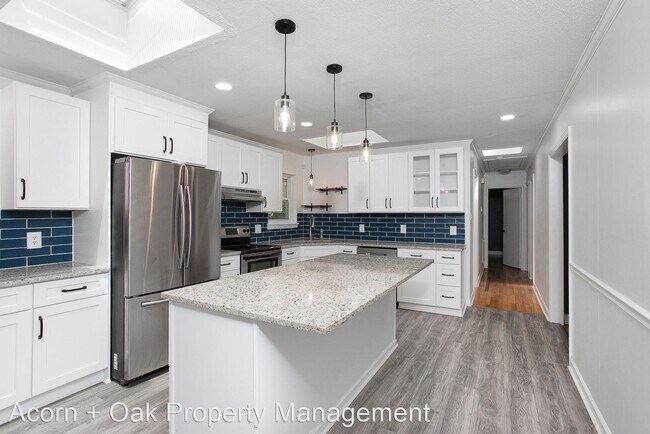 Building Photo - 3 br, 2 bath House - 210 Landsbury Dr.
