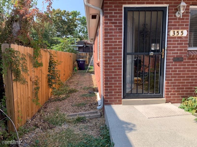 Foto principal - 3 br, 2 bath House - 355 S Clay St