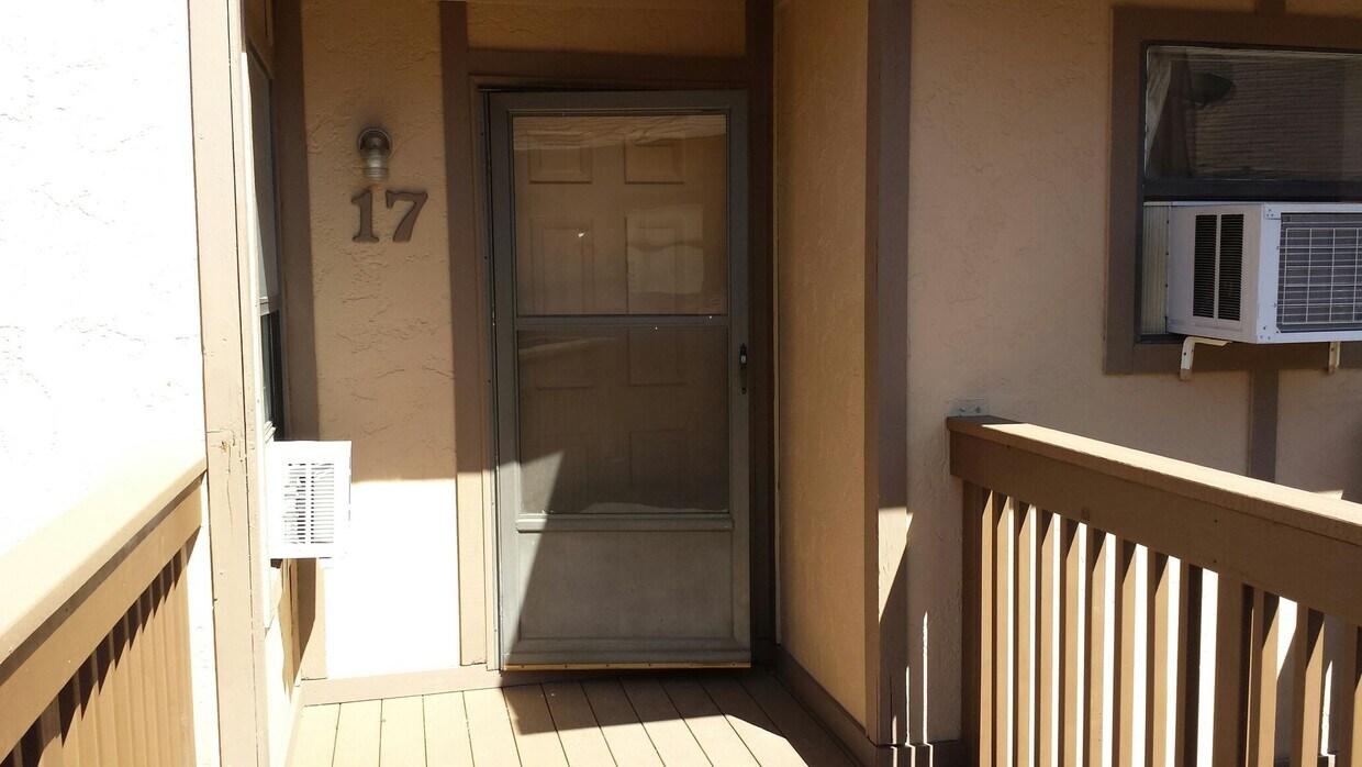 225 E 8th Ave Unit B17, Longmont, CO 80504 Room for Rent in Longmont, CO