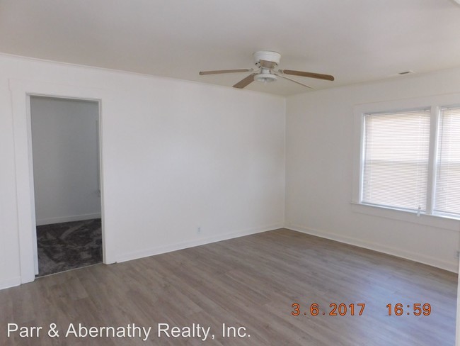 Building Photo - 622 N 21st Ave