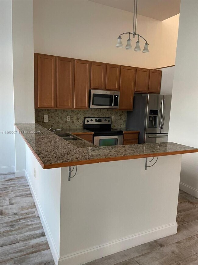 Foto del edificio - 4847 Via Palm Lakes