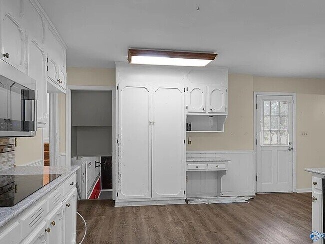 Foto del edificio - 2102 Chadburn Dr SW