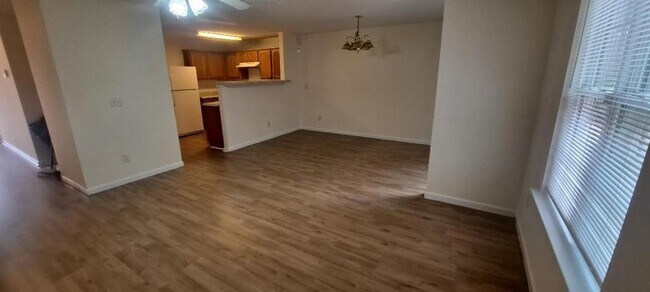 Building Photo - 6344 Hickory Ln Cir
