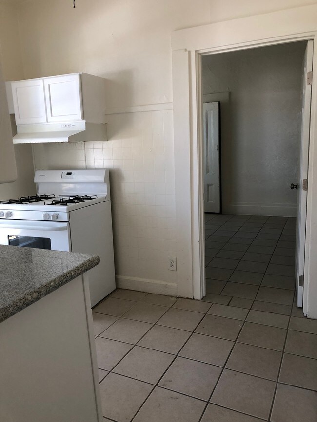 Building Photo - 329 North Glenn Avenue, Unit 335 #101
