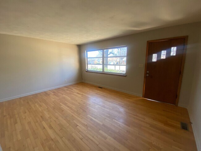 Foto del edificio - 2 bedroom 1.5 bath charming home