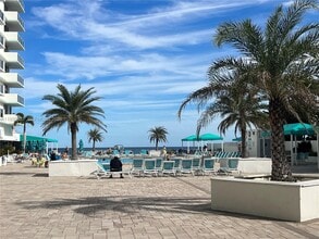 Building Photo - 3725 S Ocean Dr